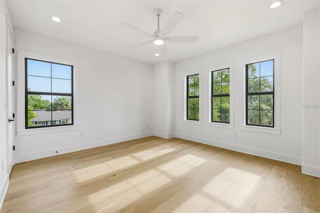 2936 W Rogers Avenue Tampa FL 33611