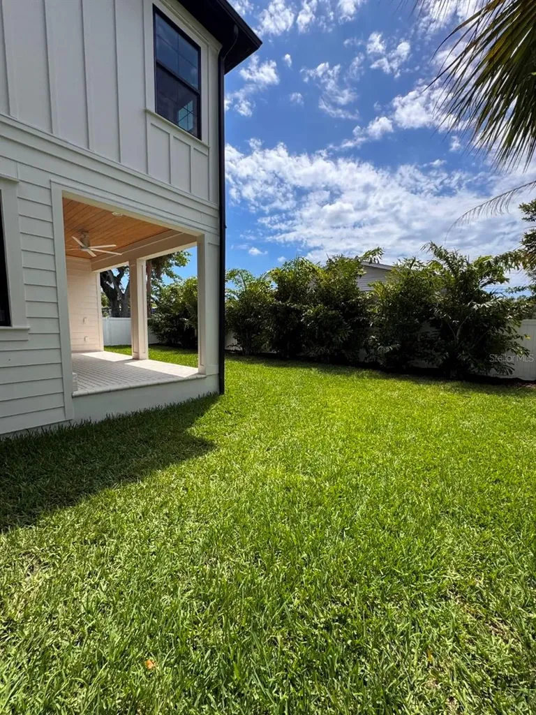2936 W Rogers Avenue Tampa FL 33611