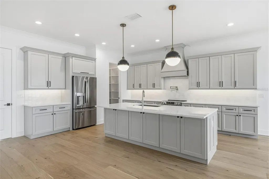 2936 W Rogers Avenue Tampa FL 33611