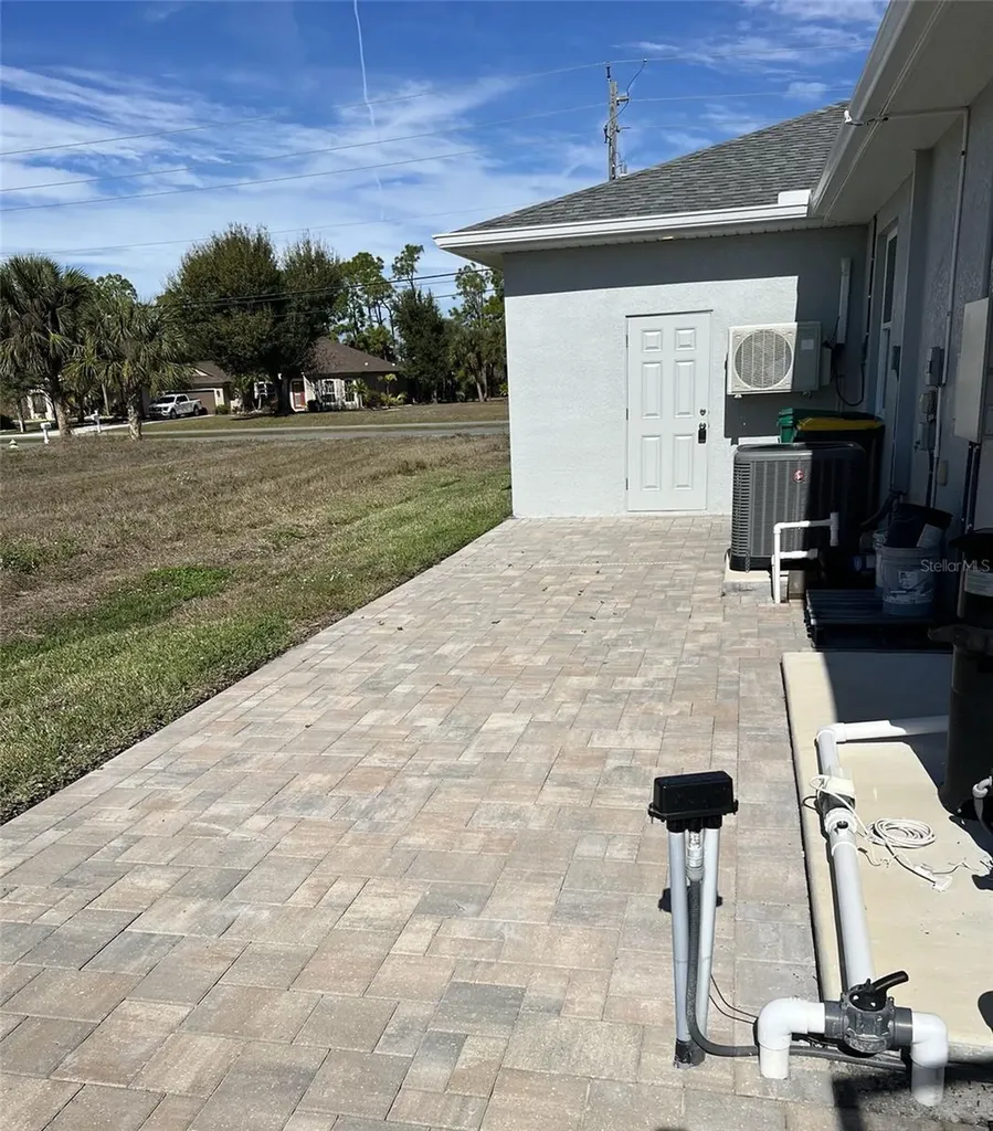 250 Rotonda Boulevard E Rotonda West FL 33947