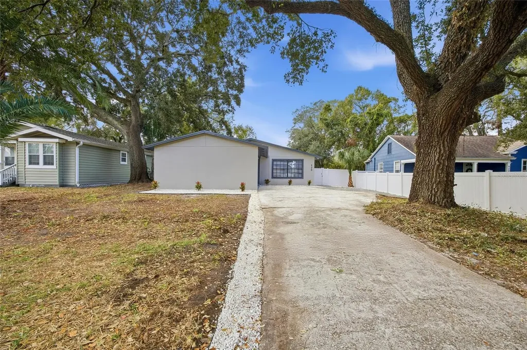 920 W Candlewood Avenue Tampa FL 33603