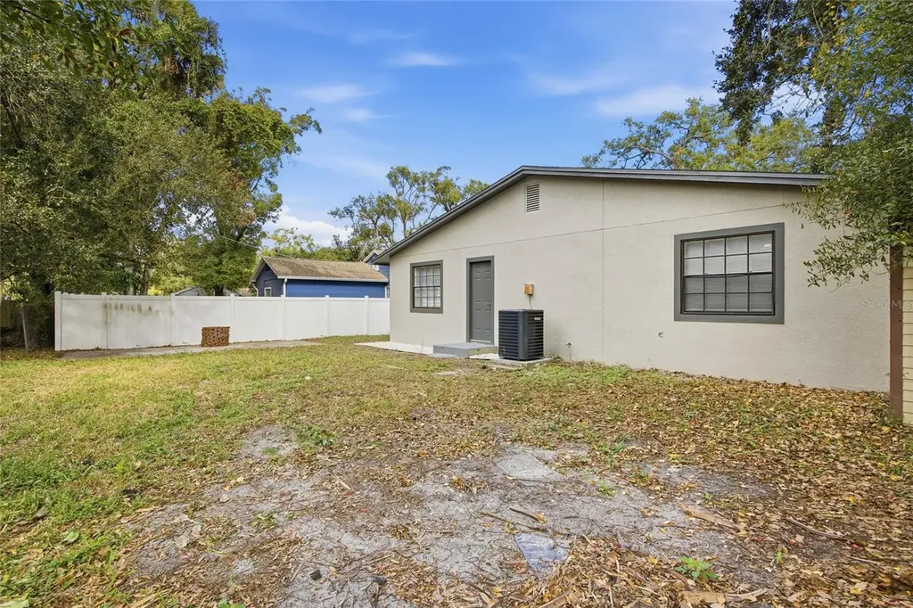 920 W Candlewood Avenue Tampa FL 33603