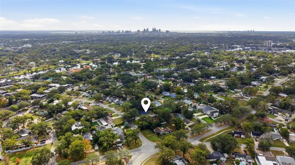 920 W Candlewood Avenue Tampa FL 33603