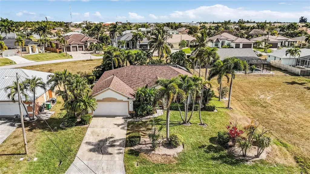 3327 SW 26th Avenue Cape Coral FL 33914