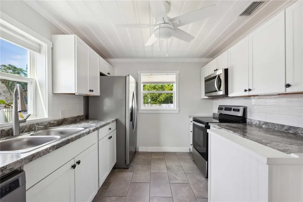 113 W Noble Avenue Bushnell FL 33513