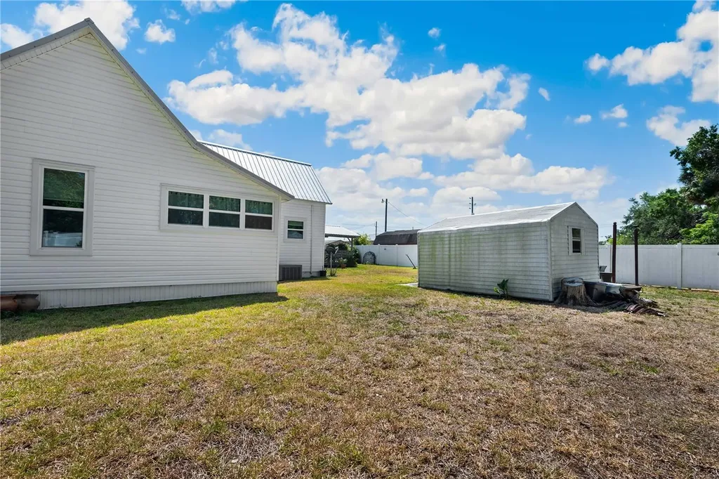 113 W Noble Avenue Bushnell FL 33513