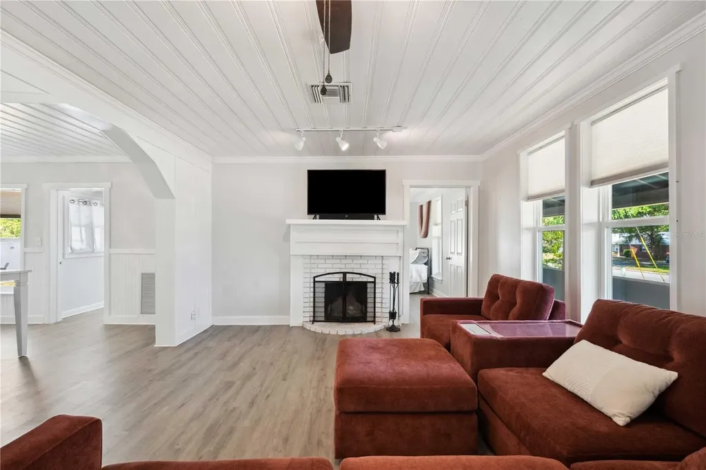 113 W Noble Avenue Bushnell FL 33513