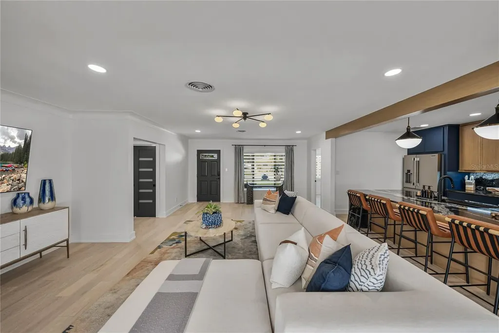 6619 Blue Heron Drive S St Petersburg FL 33707