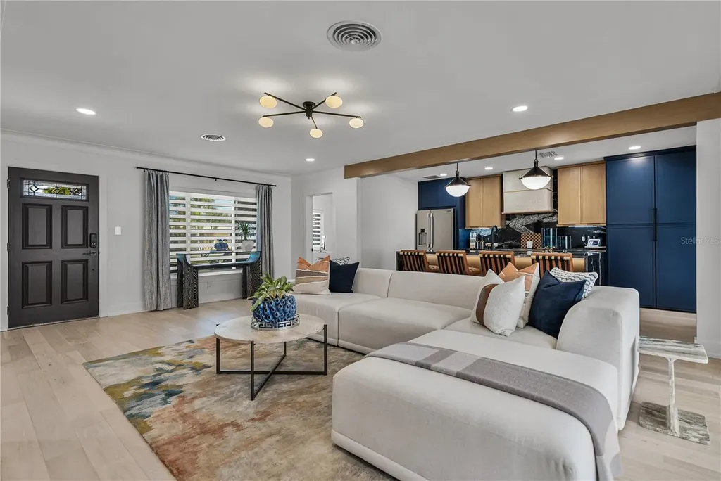 6619 Blue Heron Drive S St Petersburg FL 33707