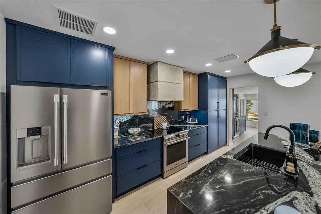 6619 Blue Heron Drive S St Petersburg FL 33707