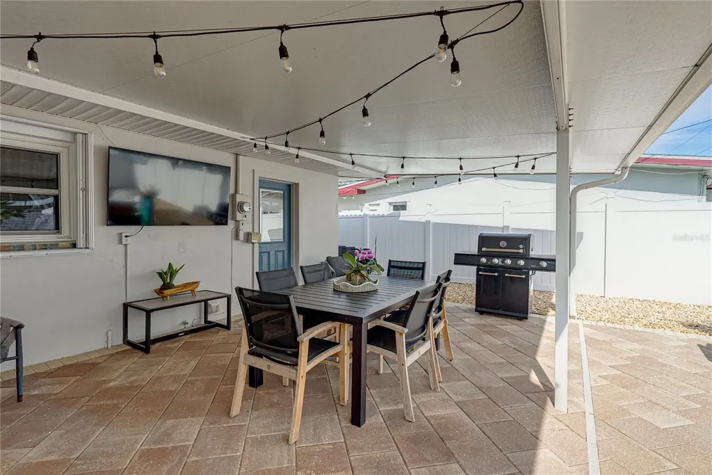 6619 Blue Heron Drive S St Petersburg FL 33707