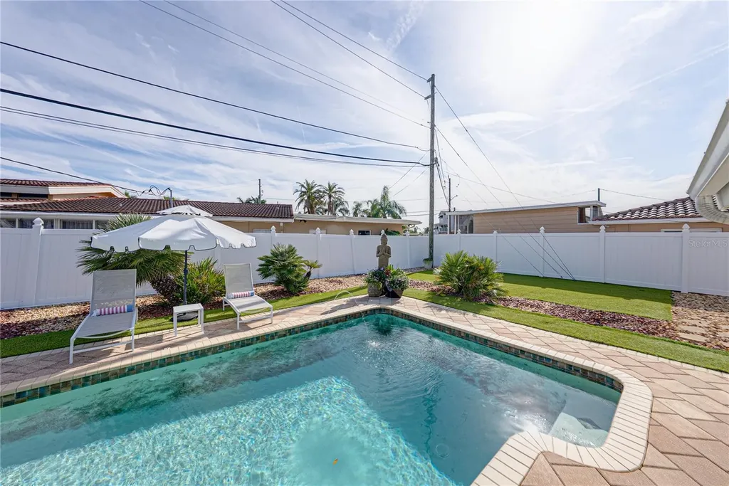 6619 Blue Heron Drive S St Petersburg FL 33707