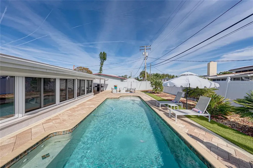 6619 Blue Heron Drive S St Petersburg FL 33707