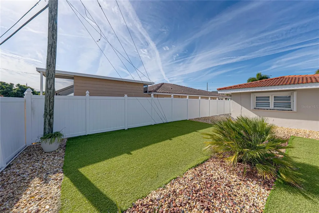 6619 Blue Heron Drive S St Petersburg FL 33707
