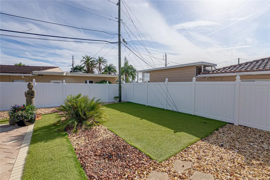 6619 Blue Heron Drive S St Petersburg FL 33707