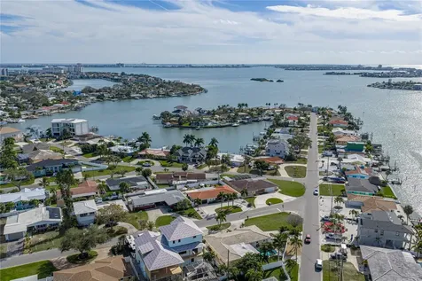 6619 Blue Heron Drive S St Petersburg FL 33707