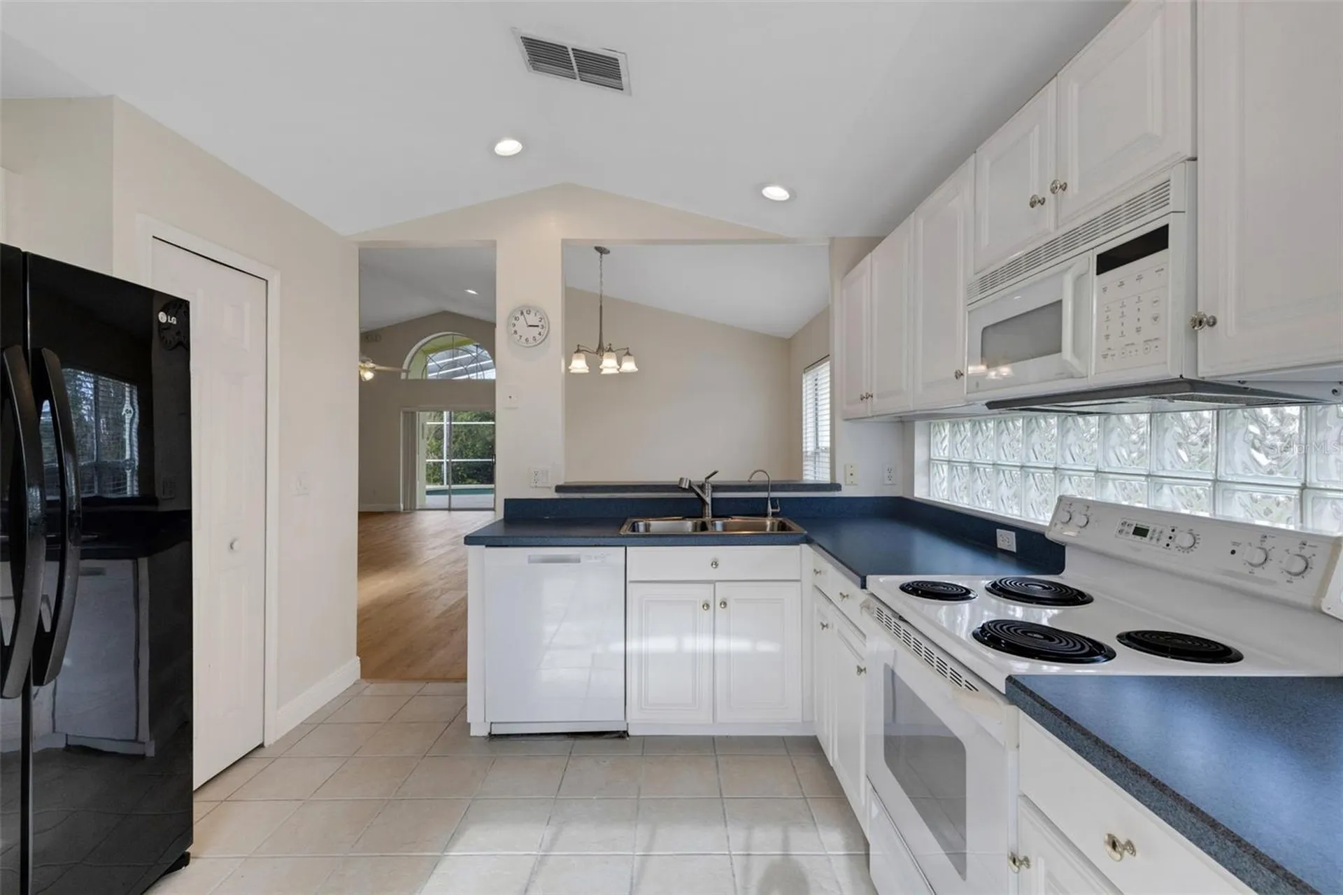 102 Canary Island Circle Davenport FL 33837