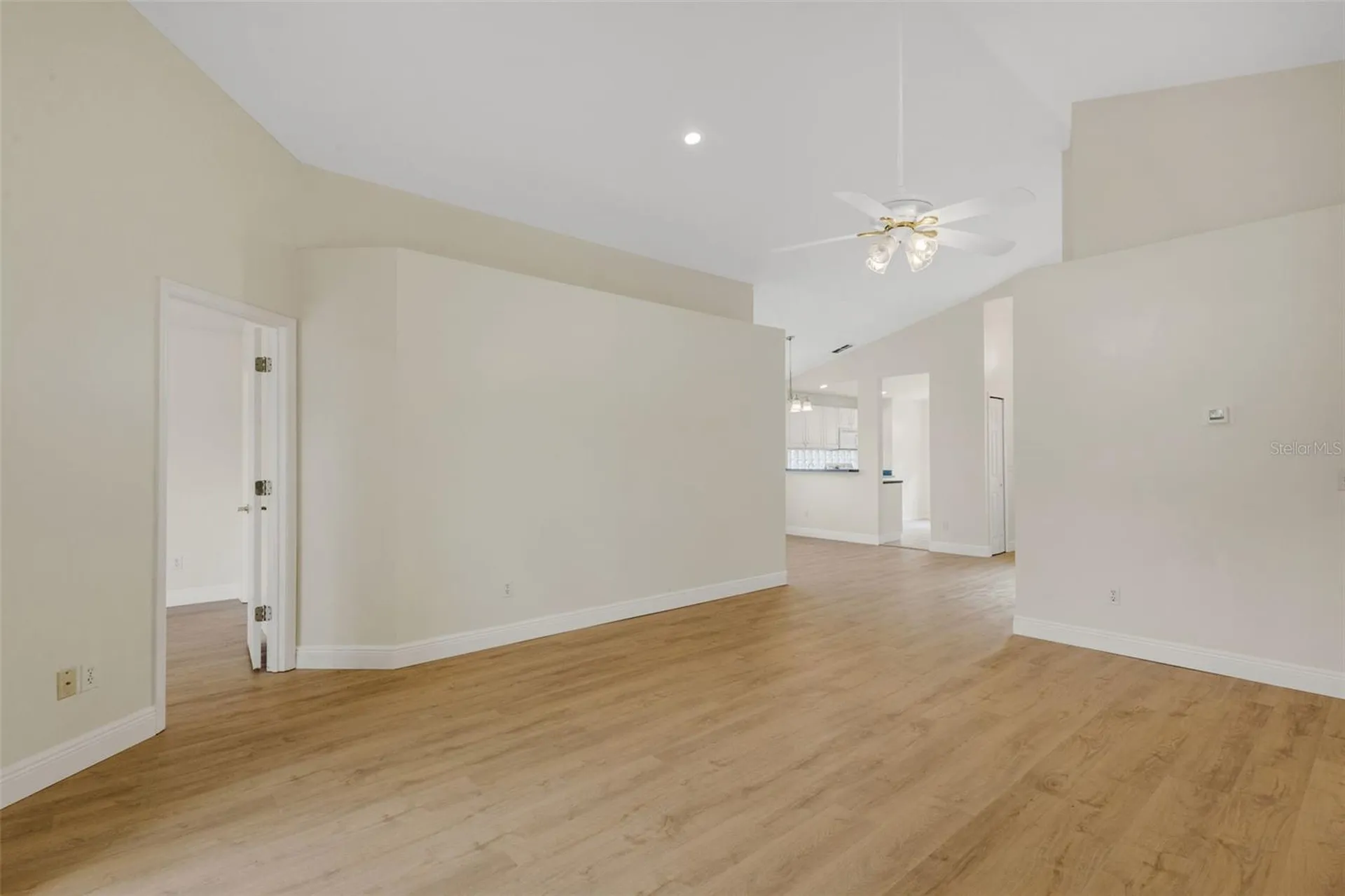 102 Canary Island Circle Davenport FL 33837
