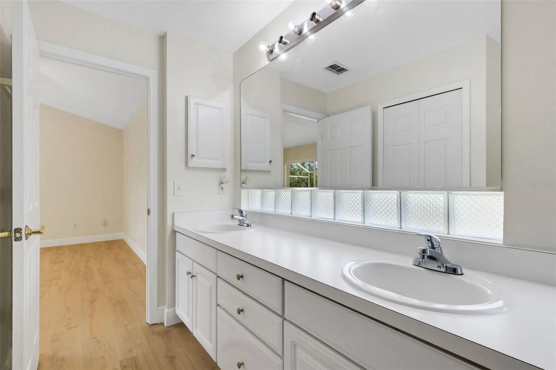 102 Canary Island Circle Davenport FL 33837