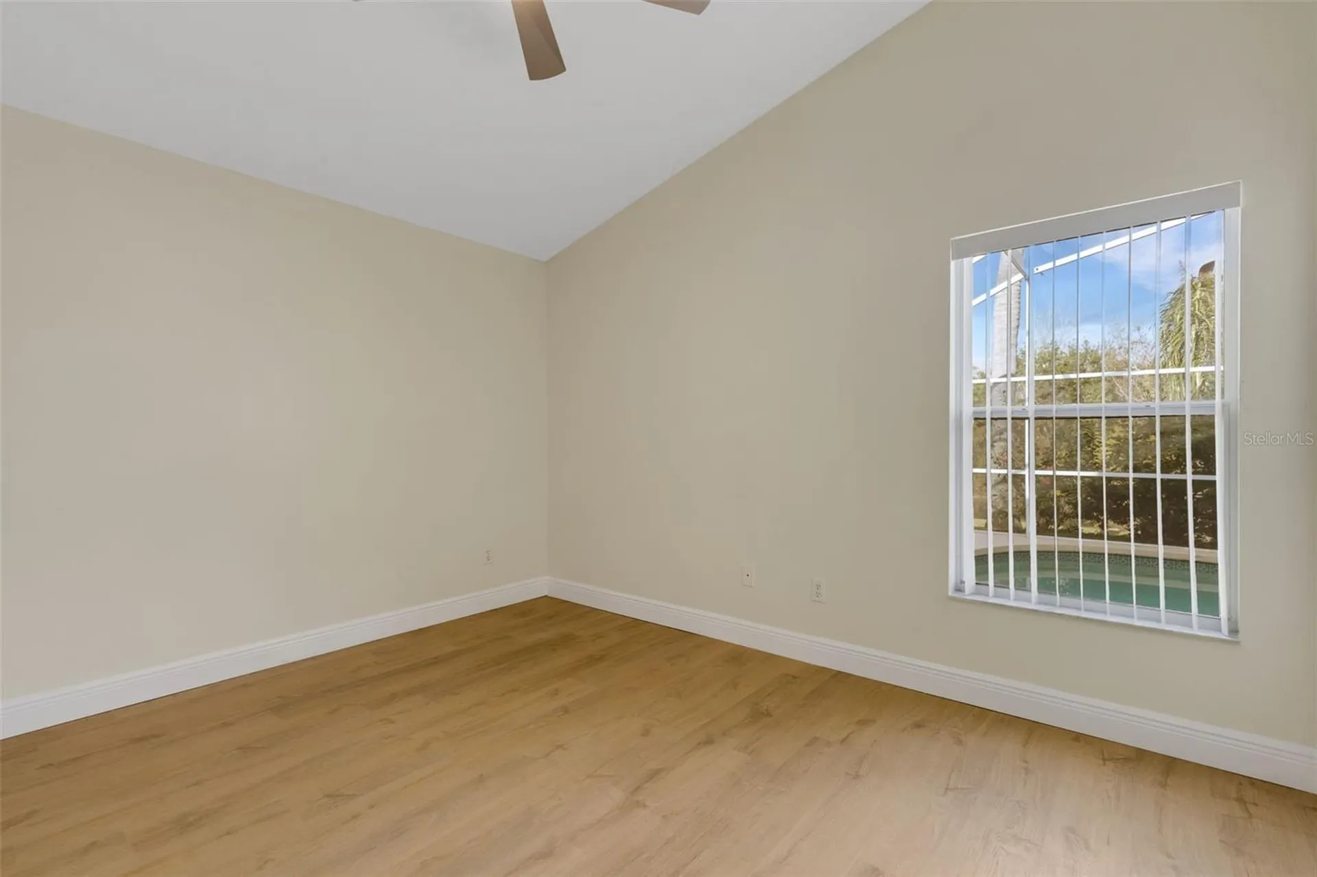 102 Canary Island Circle Davenport FL 33837