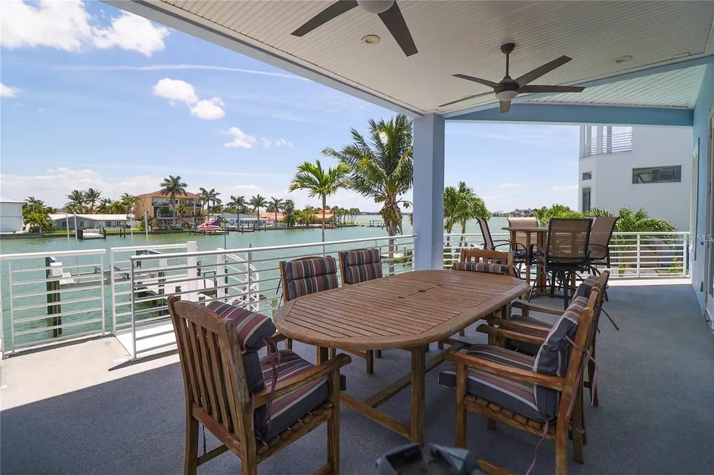 11105 5th Street E Treasure Island FL 33706