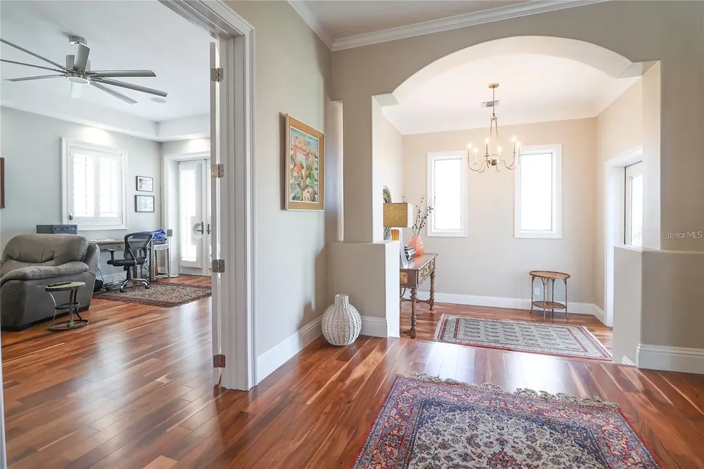 11105 5th Street E Treasure Island FL 33706