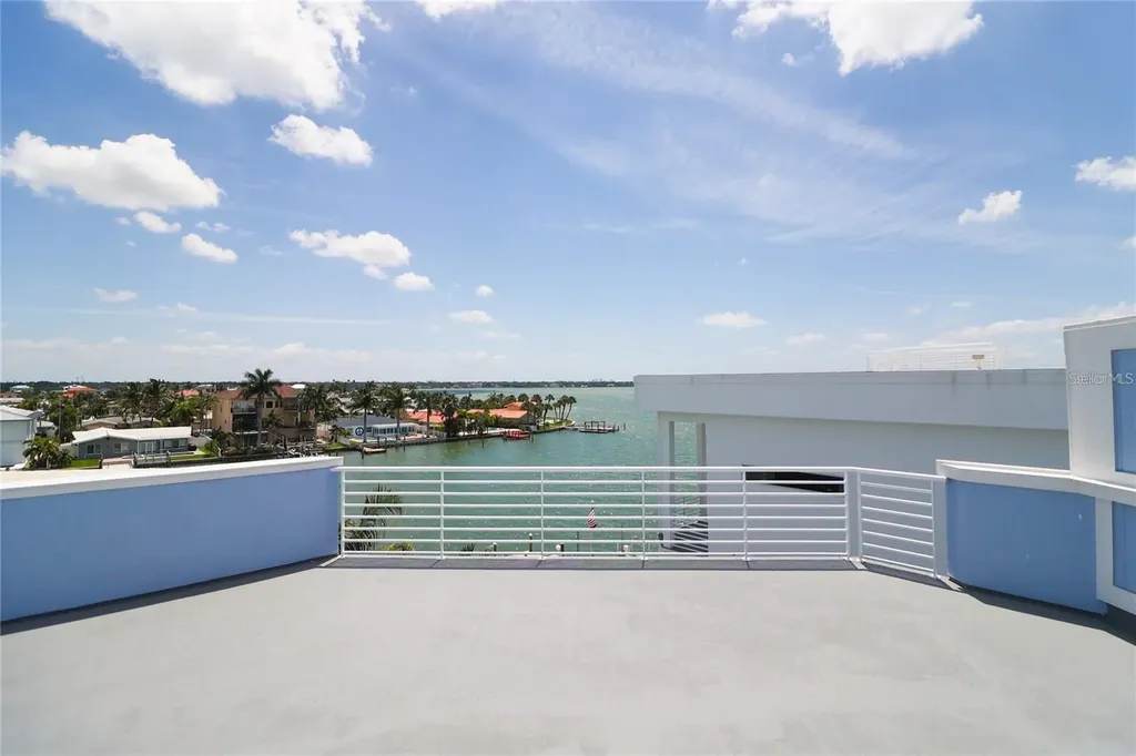 11105 5th Street E Treasure Island FL 33706