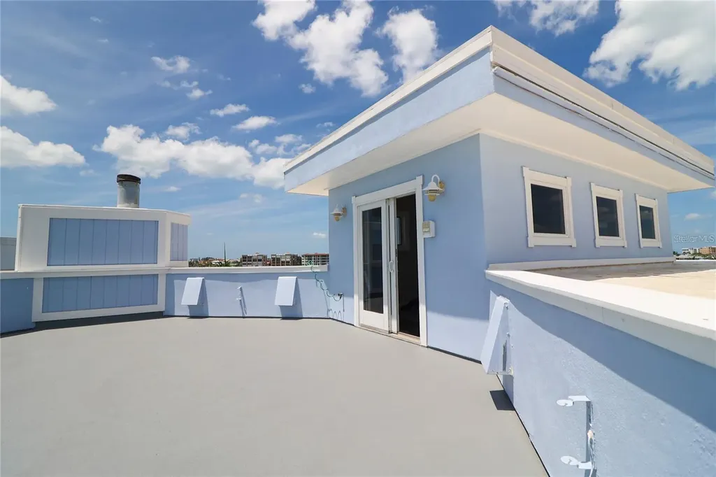 11105 5th Street E Treasure Island FL 33706