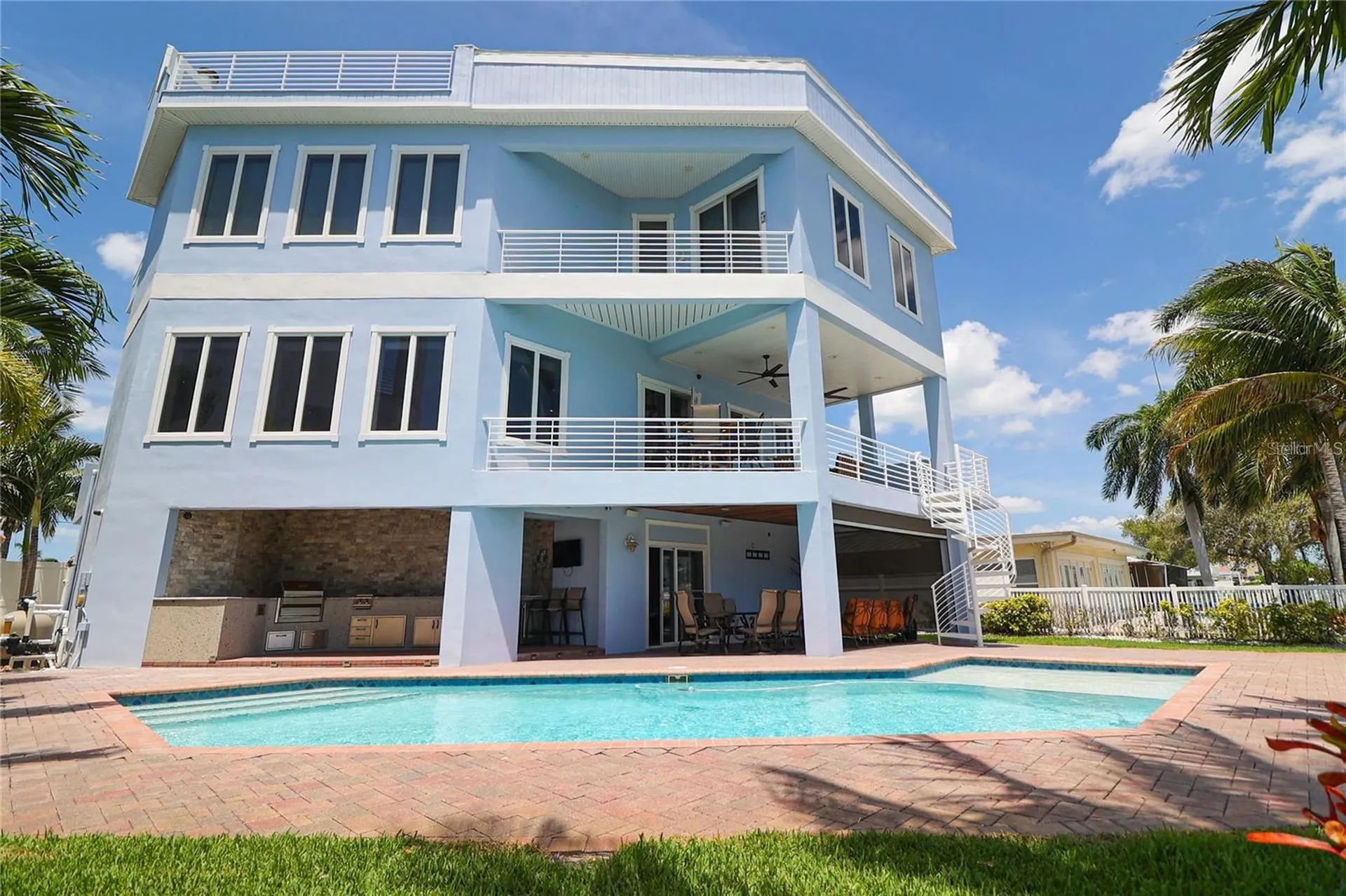 11105 5th Street E Treasure Island FL 33706