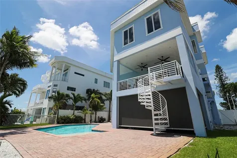 11105 5th Street E Treasure Island FL 33706