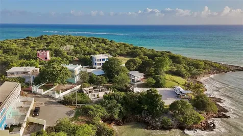 24 Calle Coral Playa Santa Guanica PR 00653