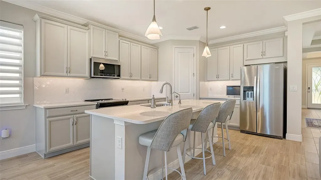 5790 Long Shore Loop Sarasota FL 34238