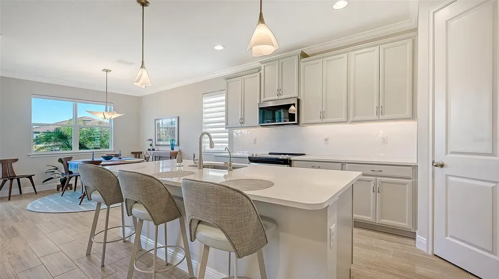 5790 Long Shore Loop Sarasota FL 34238