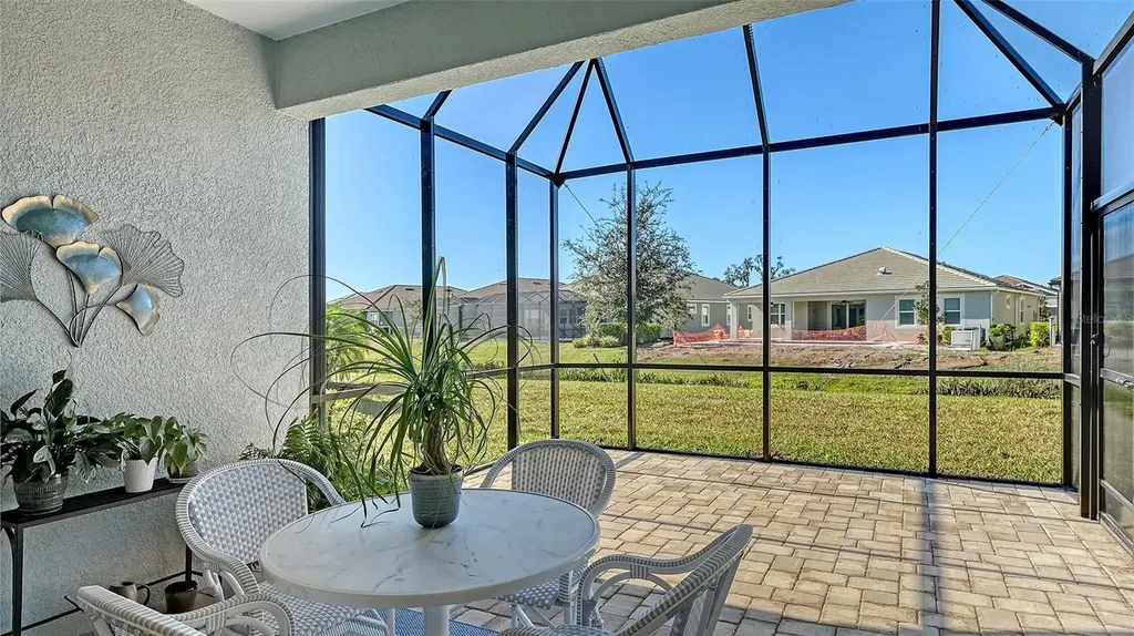 5790 Long Shore Loop Sarasota FL 34238