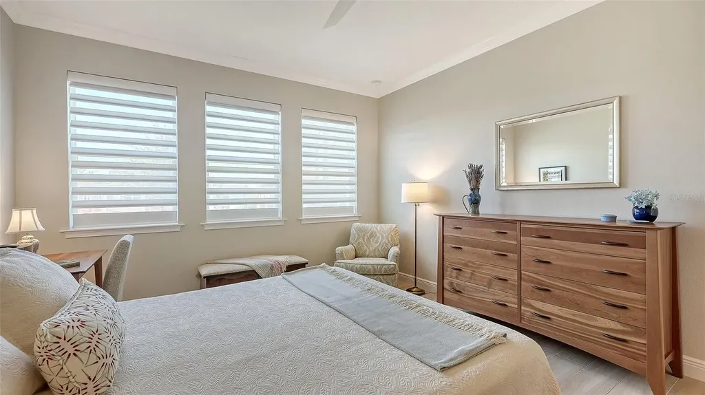 5790 Long Shore Loop Sarasota FL 34238