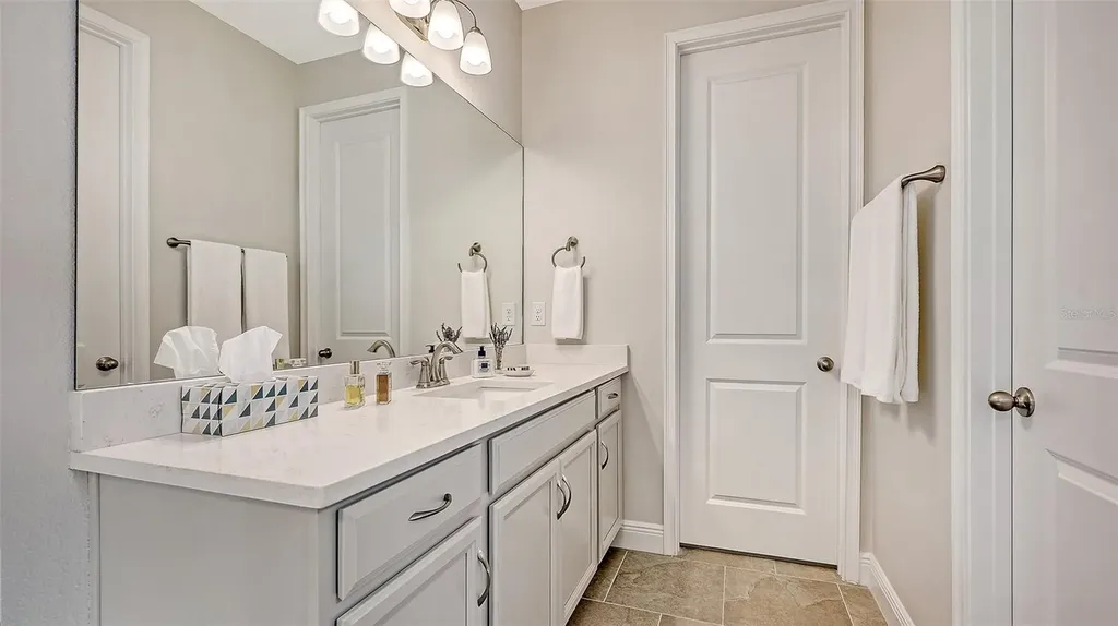 5790 Long Shore Loop Sarasota FL 34238