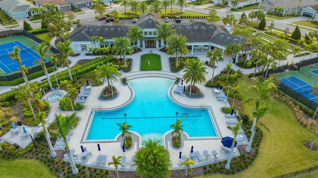 5790 Long Shore Loop Sarasota FL 34238