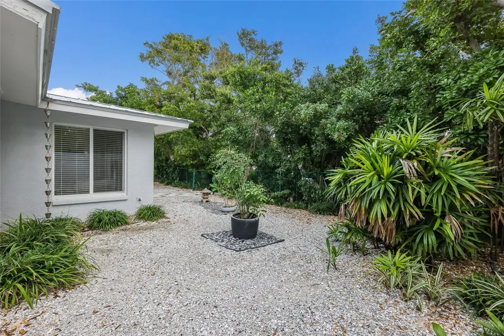 413 Poinsettia Road Anna Maria FL 34216