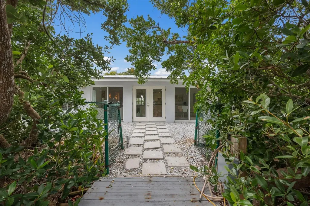 413 Poinsettia Road Anna Maria FL 34216