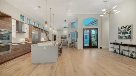 3598 Fair Oaks Lane Longboat Key FL 34228