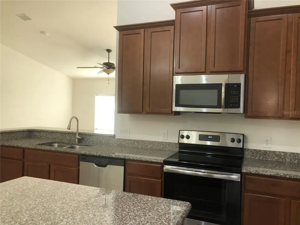 3211 Silver Fin Way Kissimmee FL 34746