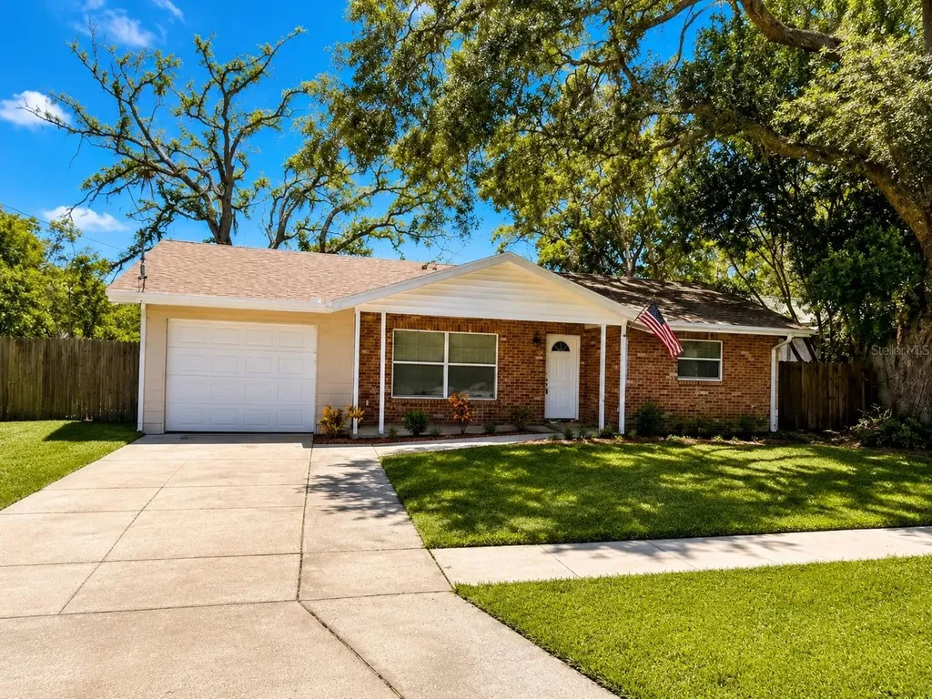 11102 28th Street Tampa FL 33612