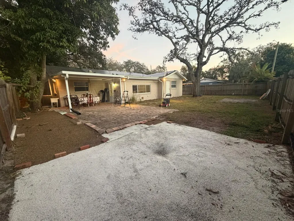 11102 28th Street Tampa FL 33612