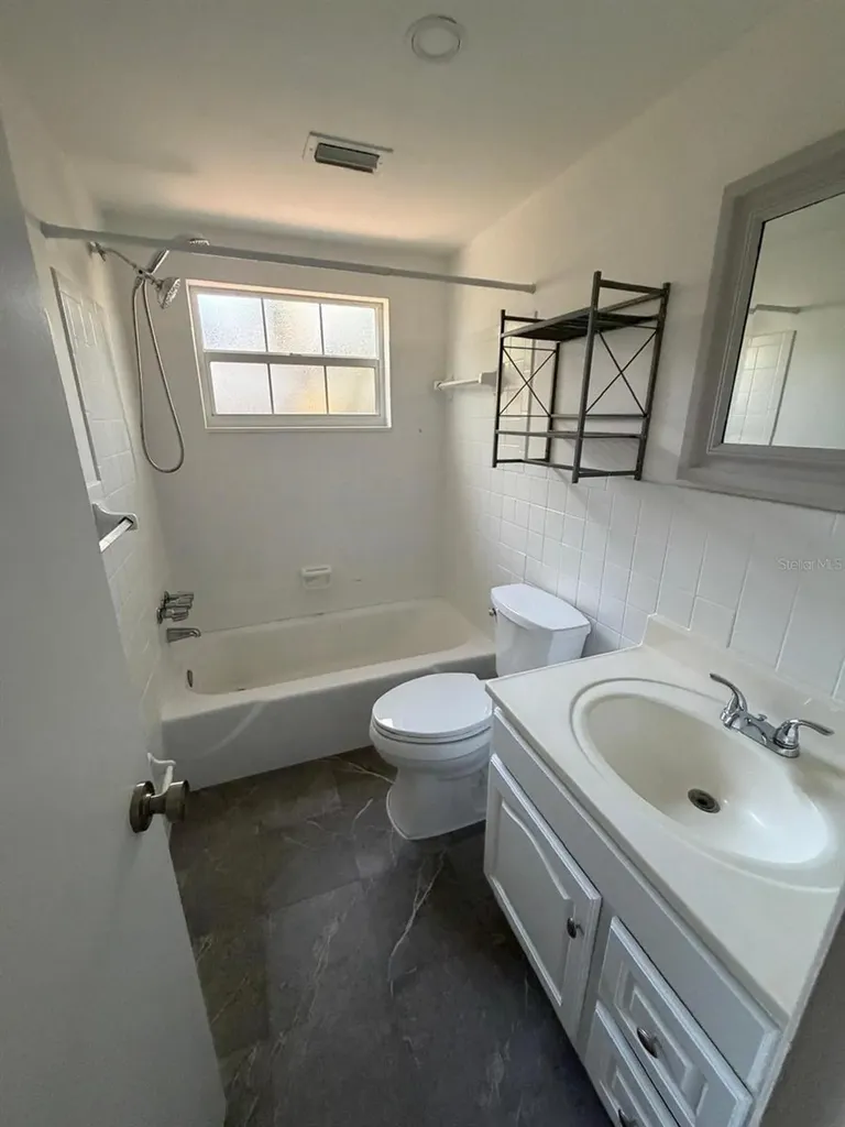 11102 28th Street Tampa FL 33612