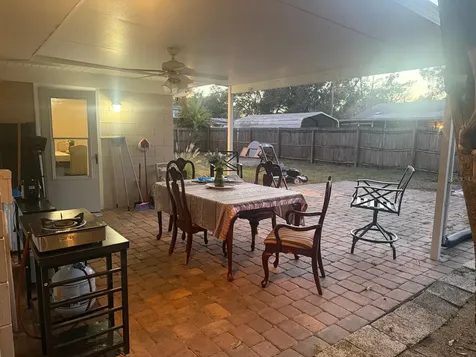 11102 28th Street Tampa FL 33612