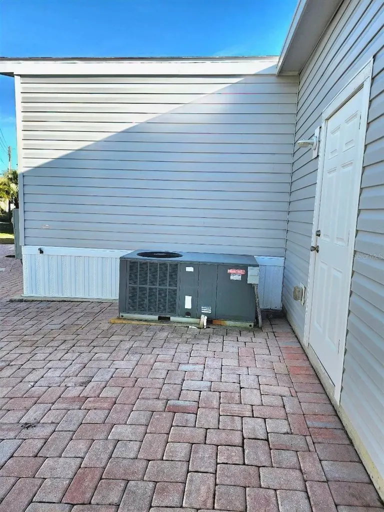 1709 Minnesota Avenue Bradenton FL 34207