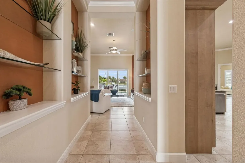 729 Manns Harbor Drive Apollo Beach FL 33572