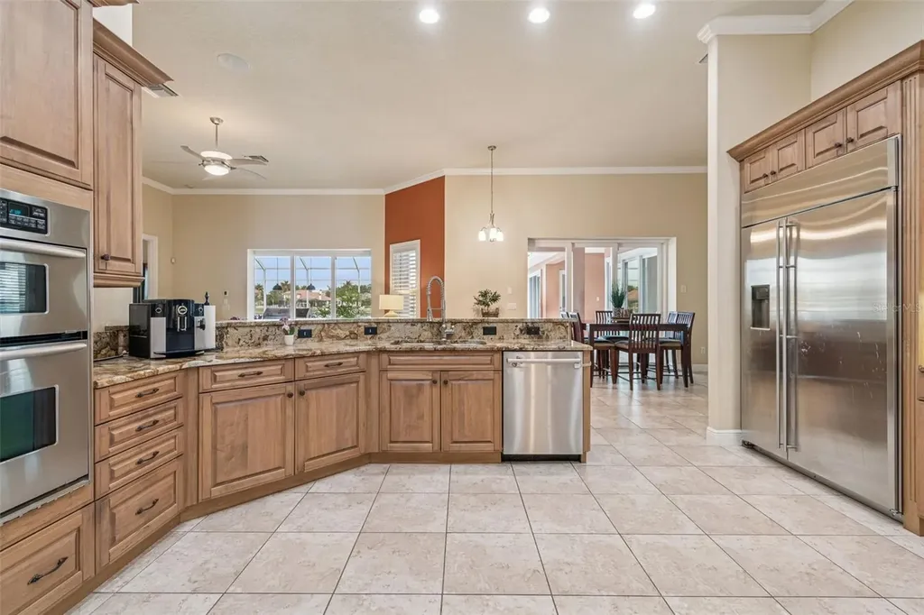729 Manns Harbor Drive Apollo Beach FL 33572