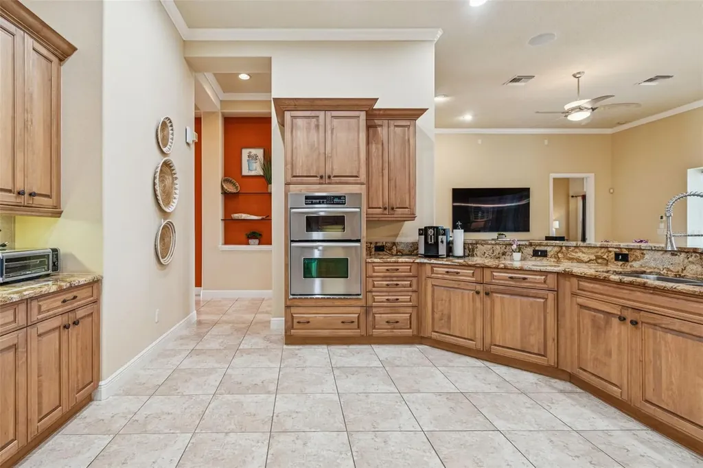 729 Manns Harbor Drive Apollo Beach FL 33572