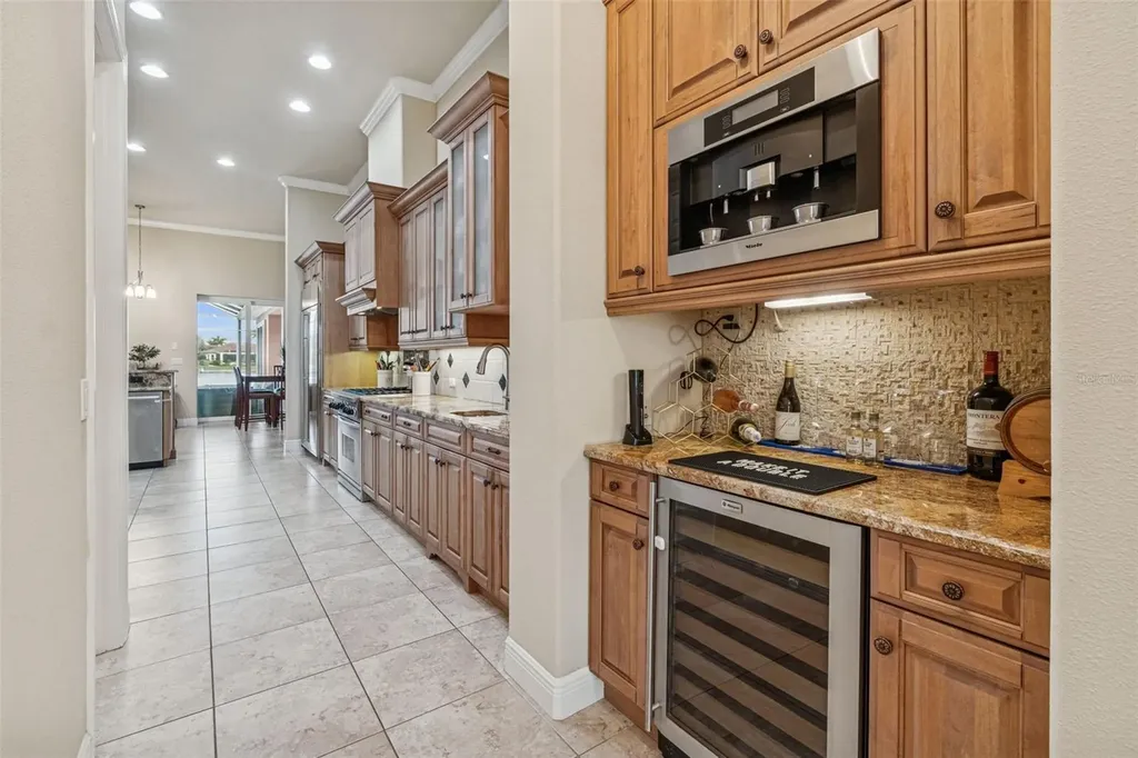 729 Manns Harbor Drive Apollo Beach FL 33572